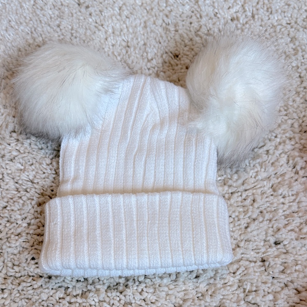 New white  Pom-Pom Knit Beanie Womens hat Winter Snow stretchy faux fur
